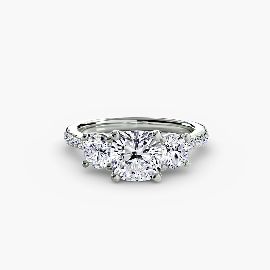 Der Drei Stein Ring mit Pavé Band