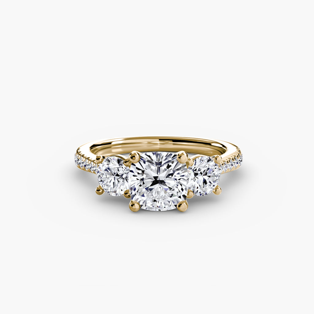 Der Drei Stein Ring mit Pavé Band