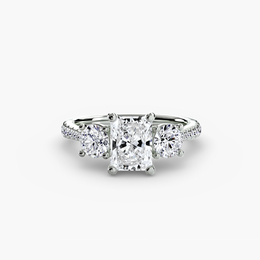 Der Drei Stein Ring mit Pavé Band