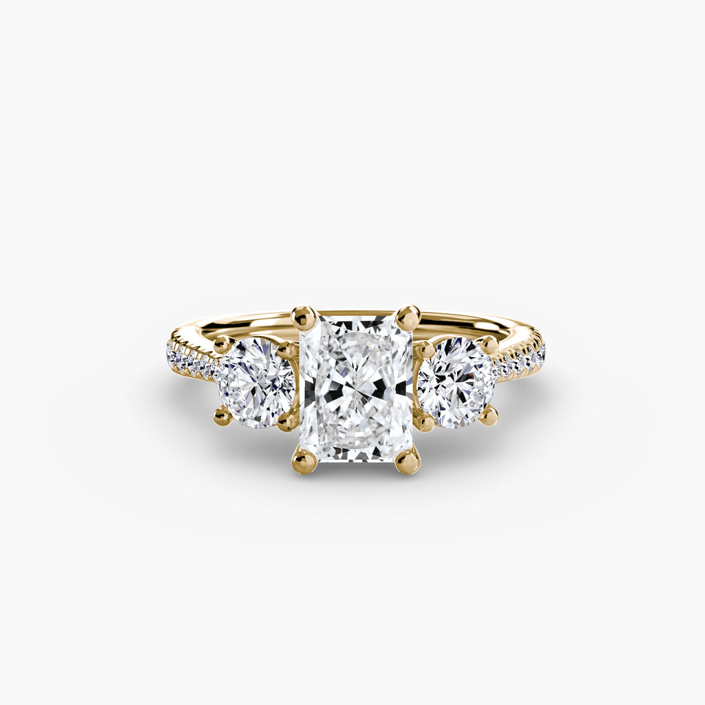 Der Drei Stein Ring mit Pavé Band