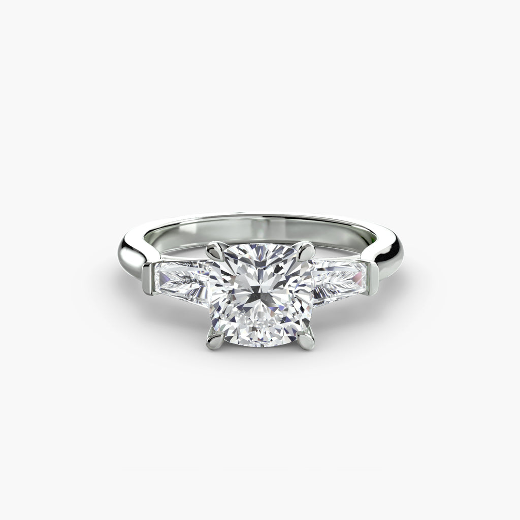 Der Drei Stein Ring (Baguette Seitensteine)
