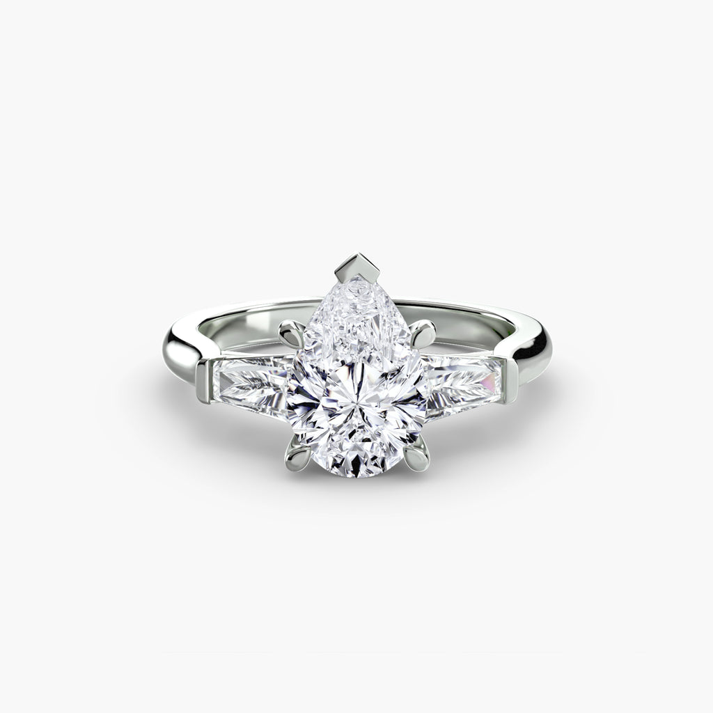 Der Drei Stein Ring (Baguette Seitensteine)