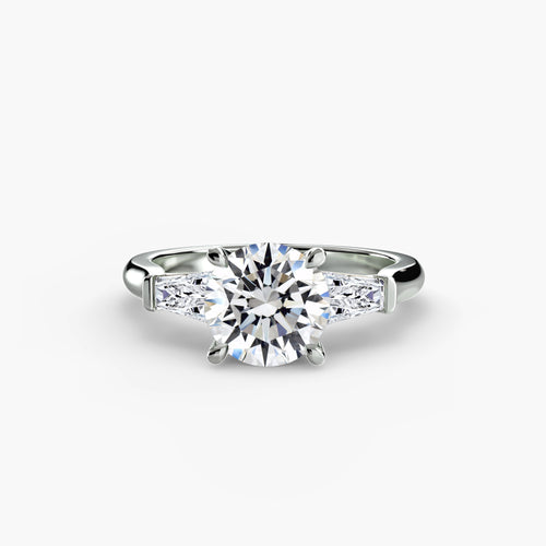 Der Drei Stein Ring (Baguette Seitensteine)