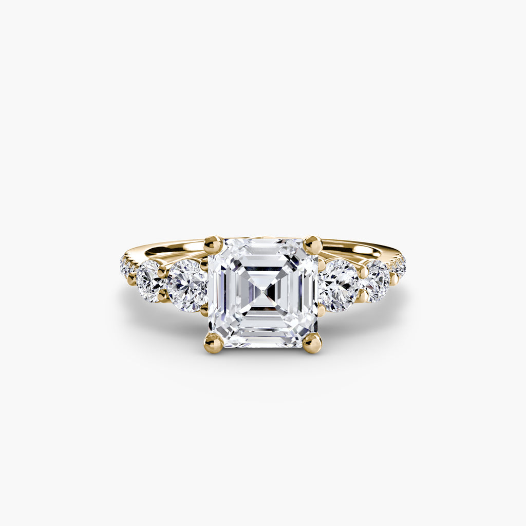 Fünf Stein Ring mit Pavé Band