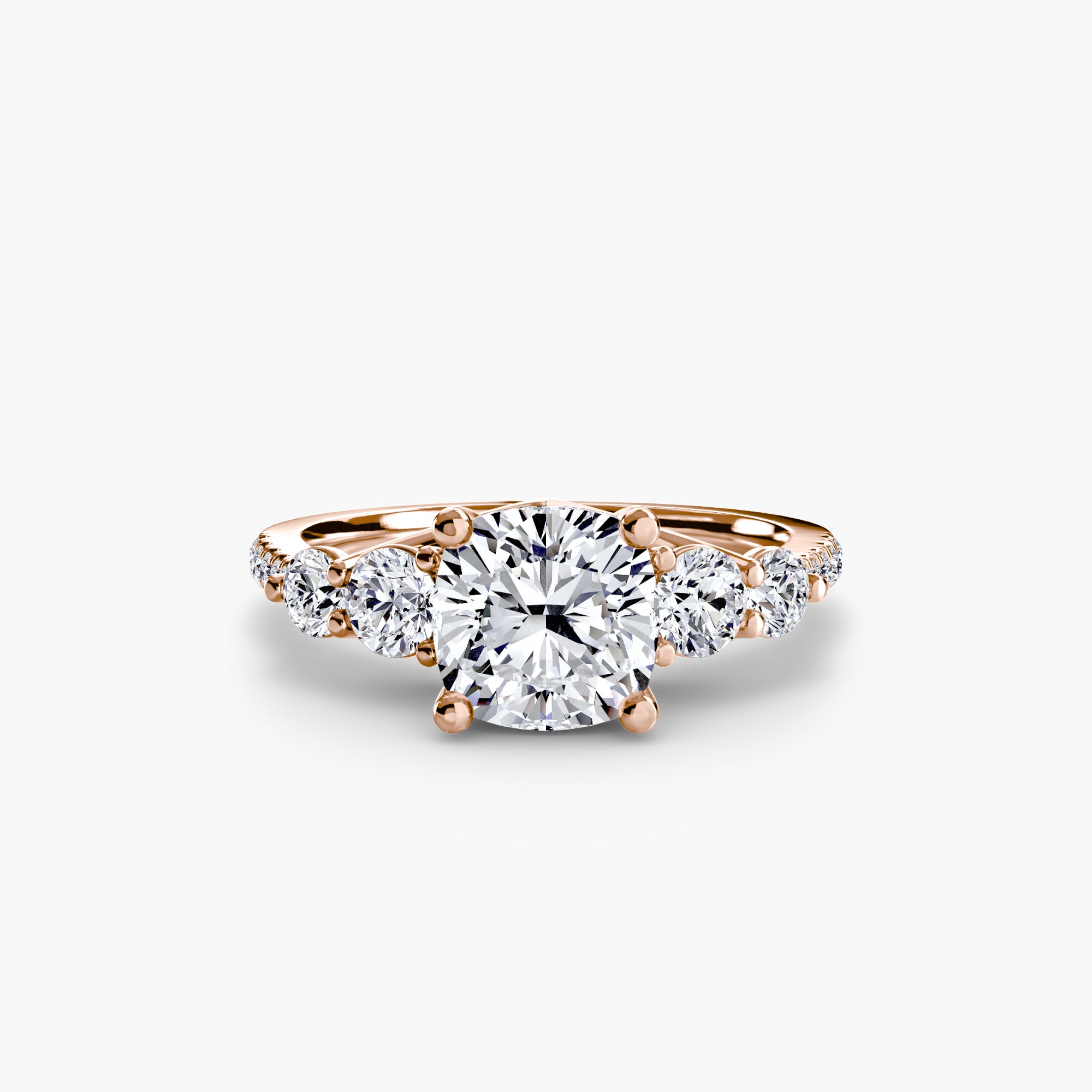 Fünf Stein Ring mit Pavé Band