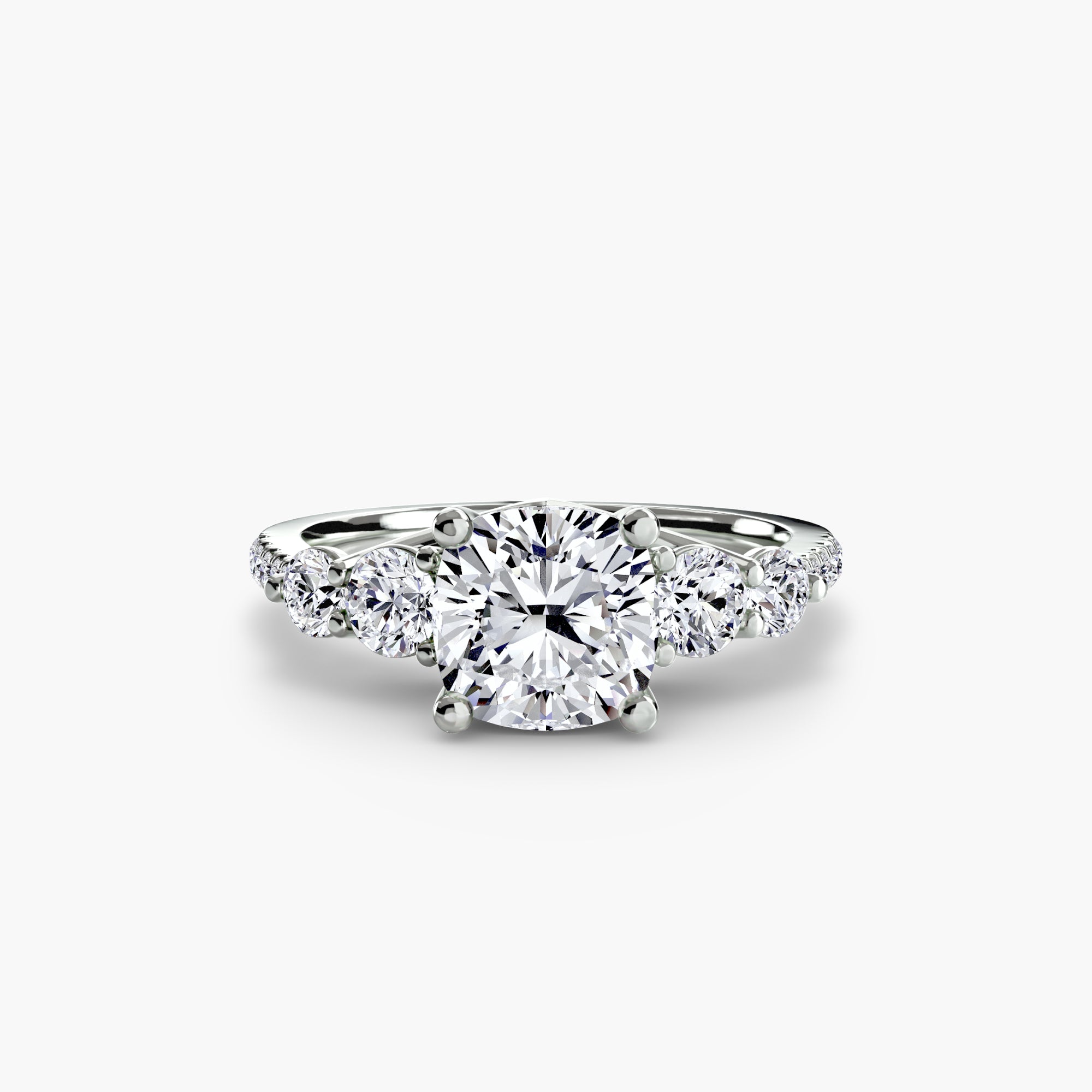Fünf Stein Ring mit Pavé Band