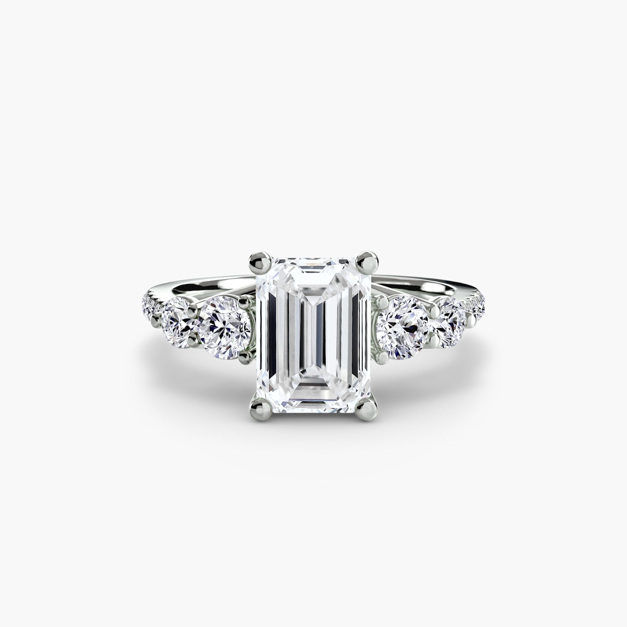 Fünf Stein Ring mit Pavé Band