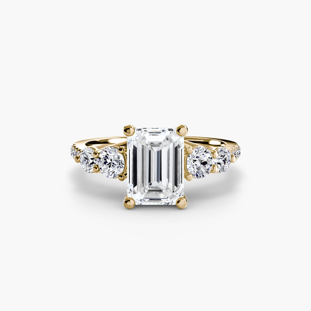 Fünf Stein Ring mit Pavé Band