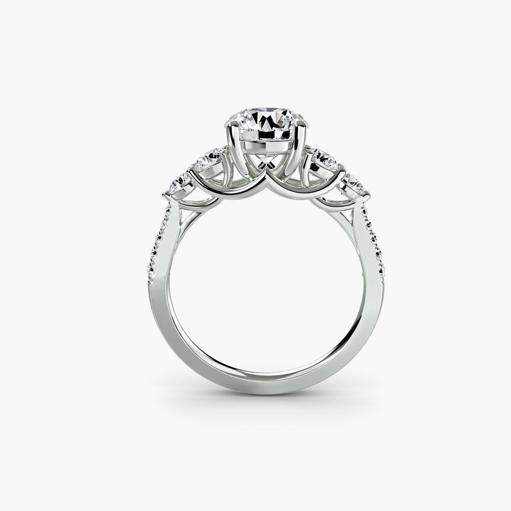Fünf Stein Ring mit Pavé Band